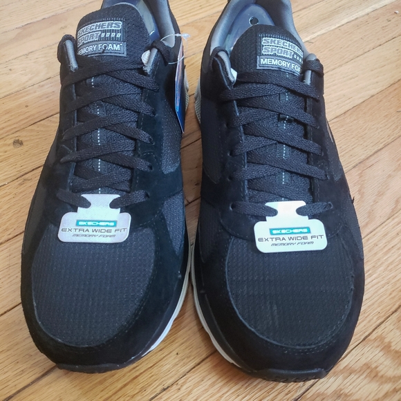 NWT - Sport Sneakers w/Memory Foam - 13WW - Picture 4 of 8